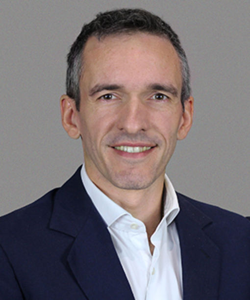 Renaud S.
