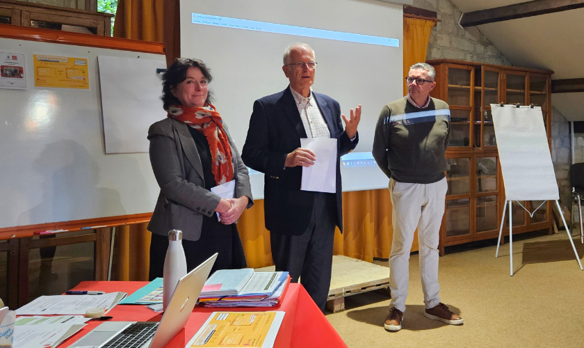 Les intervenants présentent le programme de la journée