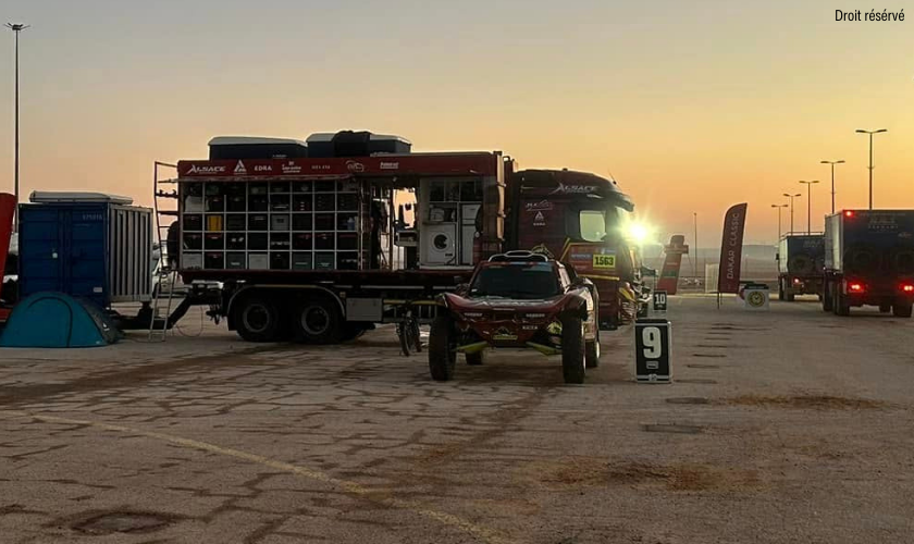 Poclain AddiDrive equipped assistance vehicle at the bivouac